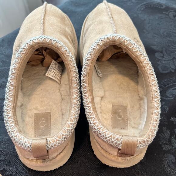 Ugg tazz slippers light tan color size 5 big kids - Picture 10 of 12